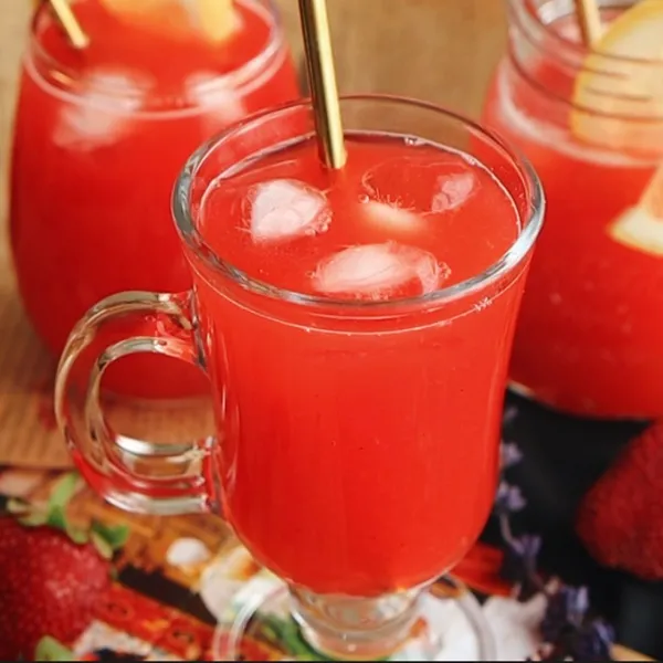 Çilekli Limonata
